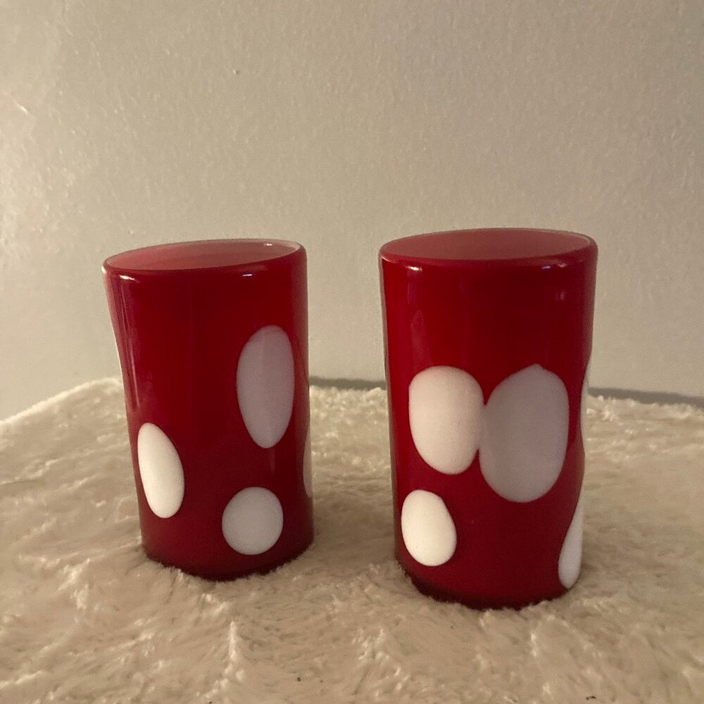 Gorgeous Designs China 5-1/4" Red & White Glass/Vase Set of (2)